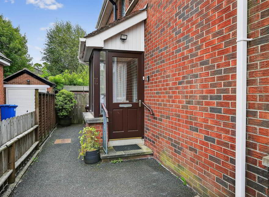 1c Kingsdale Park, Gilnahirk, Belfast, BT5 7BY