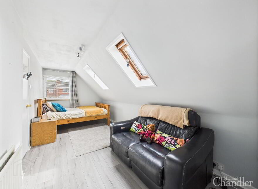 1 Hanwood Avenue, Dundonald, Belfast, BT16 1XN