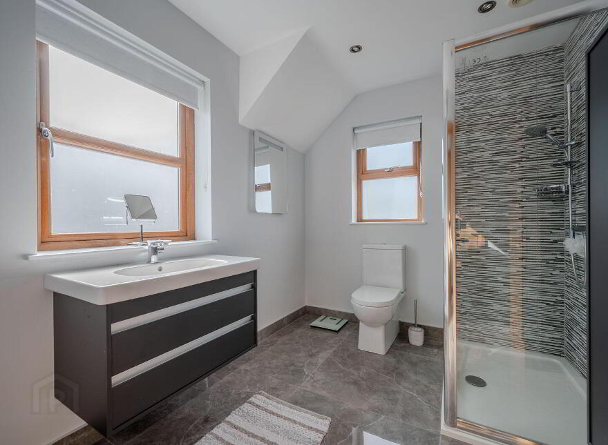 27 Seahill Road, Holywood, BT18 0DJ