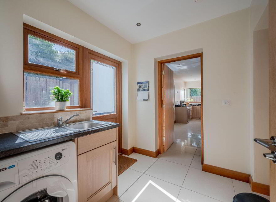 27 Seahill Road, Holywood, BT18 0DJ