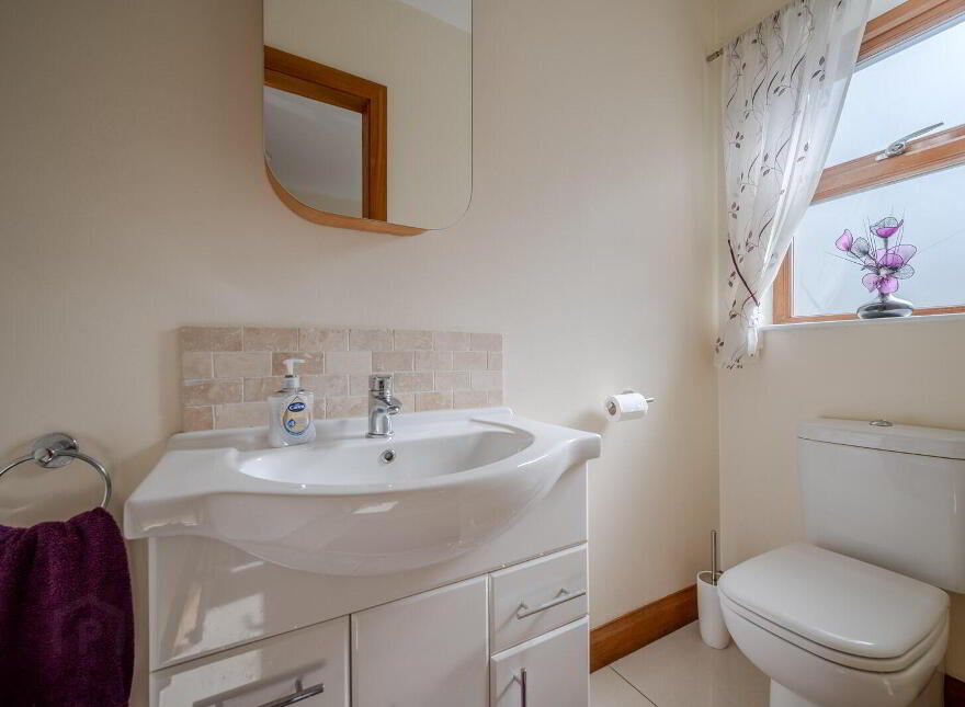 27 Seahill Road, Holywood, BT18 0DJ