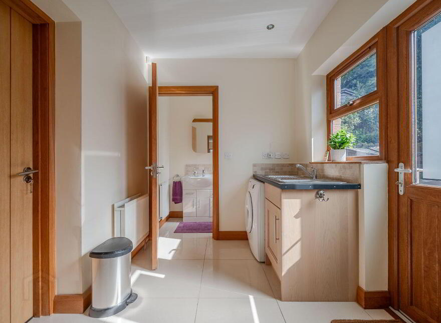 27 Seahill Road, Holywood, BT18 0DJ