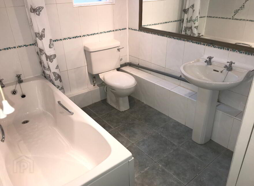 76 Irish Quarter West, Carrickfergus, BT38 8AT