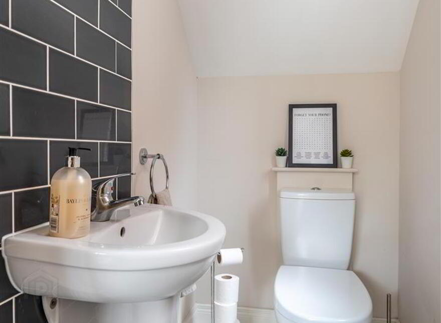 14 Ballyveigh Parade, Antrim, BT41 2FN