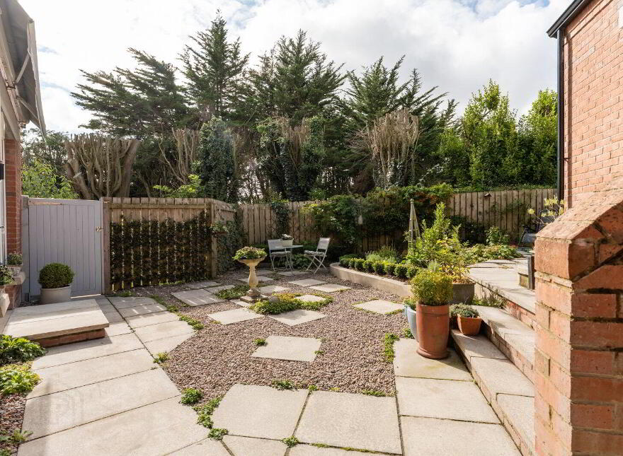 2 Prince Regent Park, Newtownards, BT23 7FT