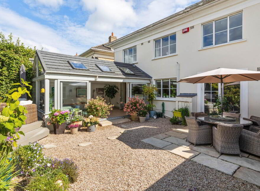 100 Avoca Park, Blackrock, Dublin, A94F8N5