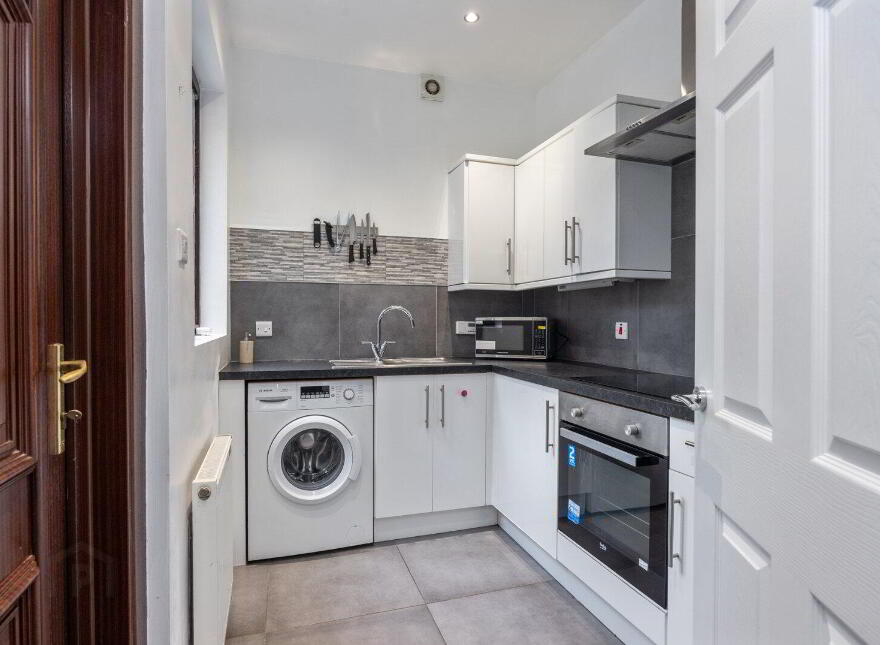 3 Baroda Parade, Belfast, BT7 3AD
