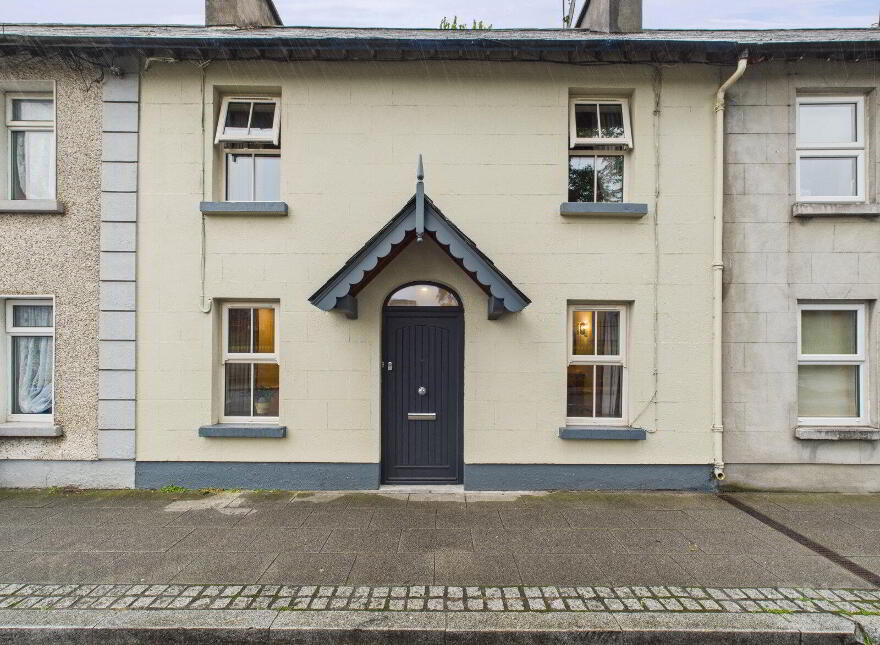 2 Charleville Parade, Tullamore, Offaly, R35EW08 photo