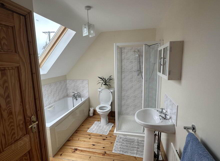 7 Dunross, Culdaff, F93E189