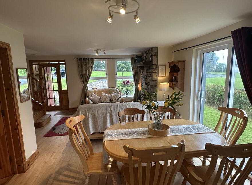 7 Dunross, Culdaff, F93E189