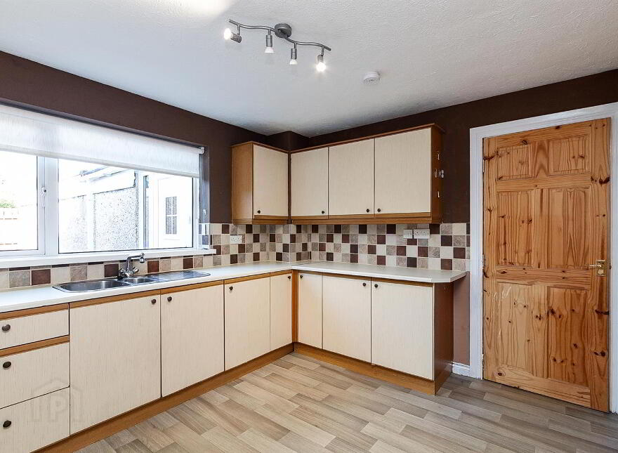 8 Ashgrove, Antrim, BT41 2BL