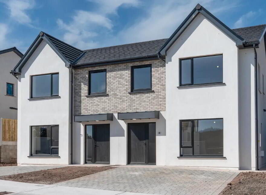 4 Bedroom Semi- Detached, Glenwood, Strawhall, Fermoy photo
