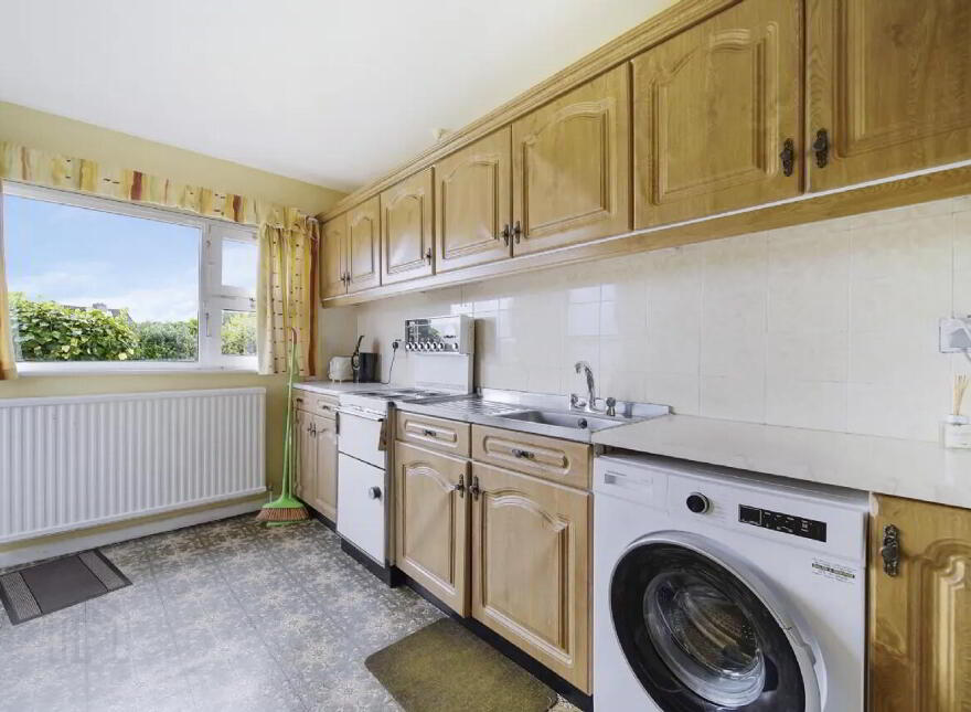 College Farm Road, Letterkenny, F92EH3E