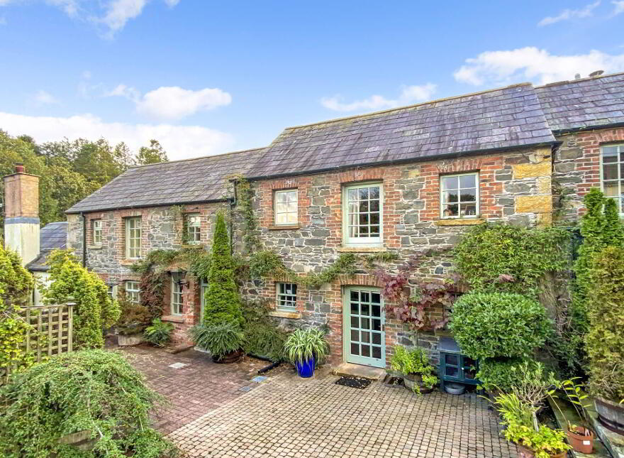 7a The Square, Hillsborough, BT26 6AG