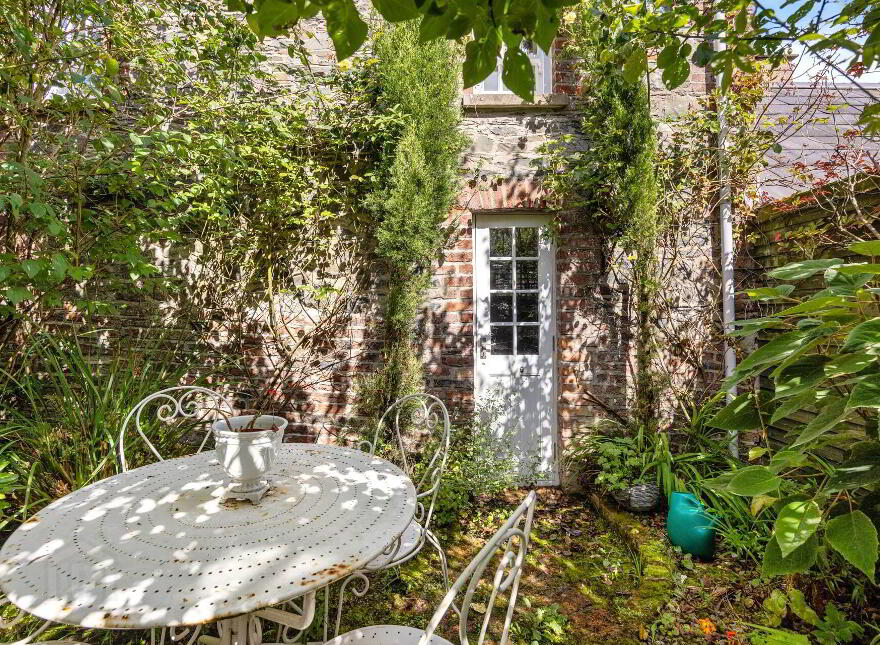 7a The Square, Hillsborough, BT26 6AG