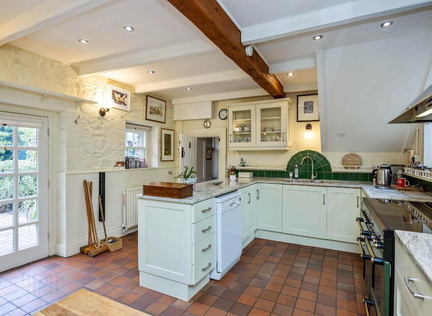 7a The Square, Hillsborough, BT26 6AG