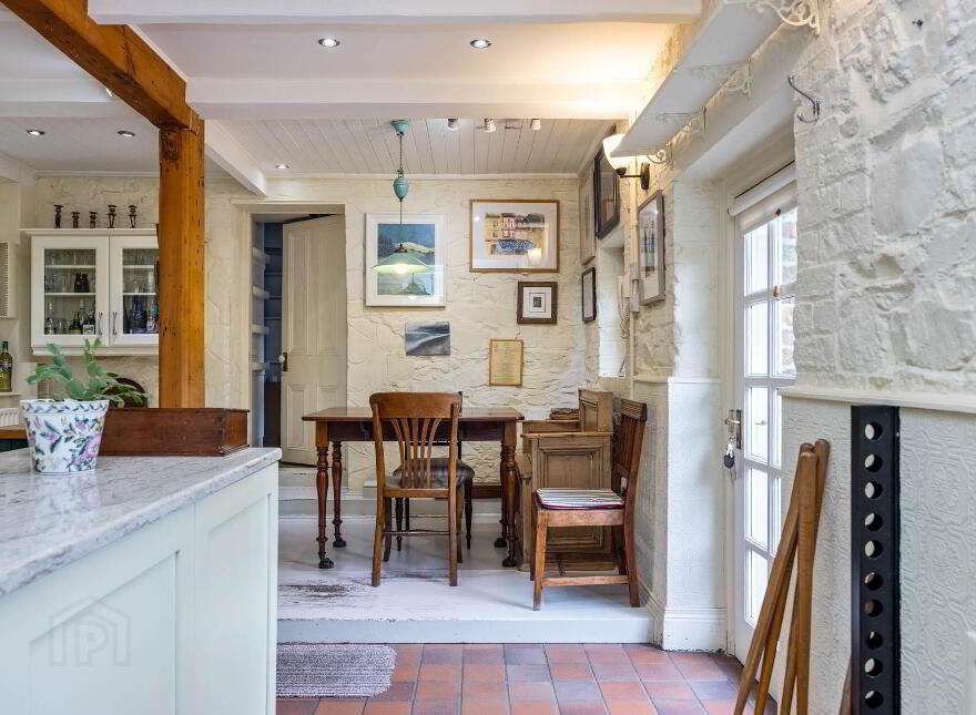 7a The Square, Hillsborough, BT26 6AG