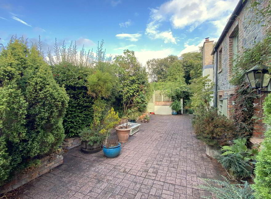 7a The Square, Hillsborough, BT26 6AG