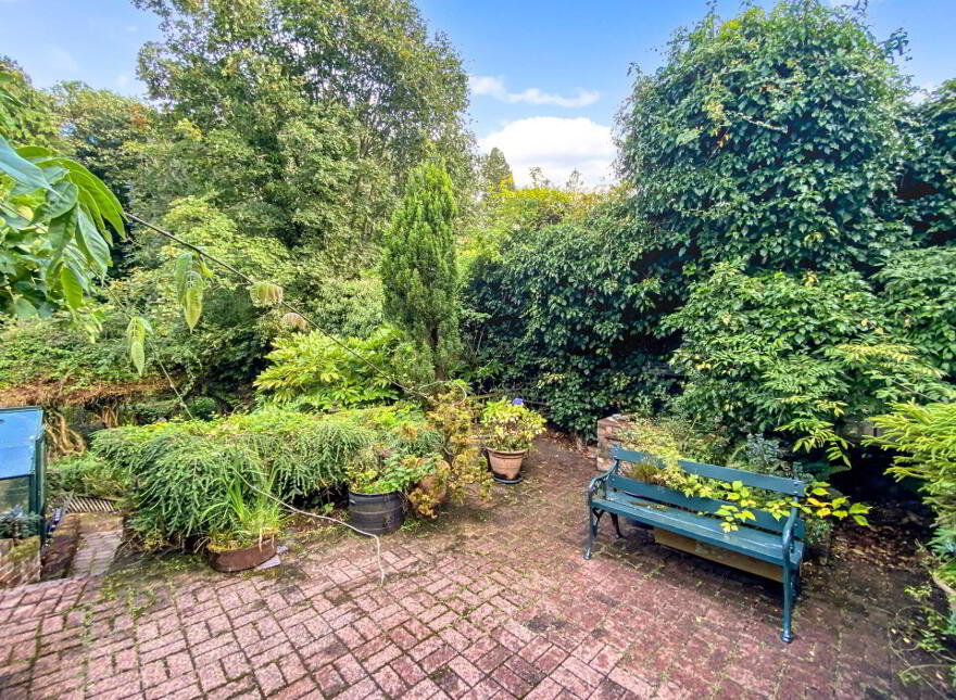 7a The Square, Hillsborough, BT26 6AG