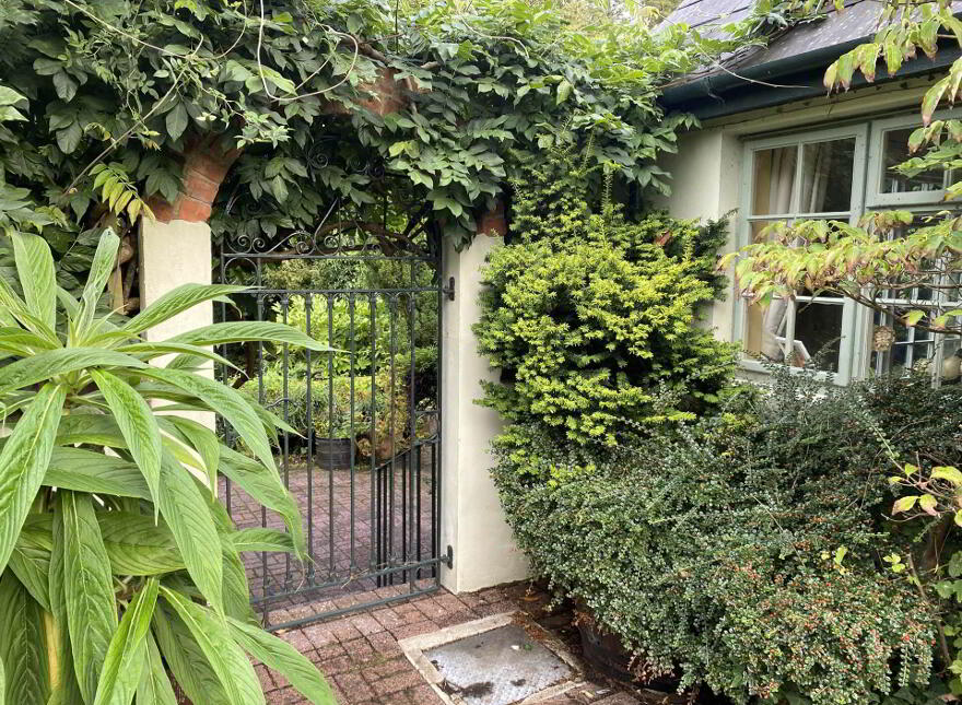 7a The Square, Hillsborough, BT26 6AG