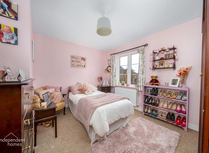 10 Hampton Place, Larne, BT40 2FJ