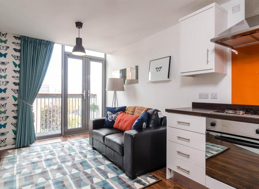 4.2, 117 Lisburn Road, Belfast, BT9 7AF