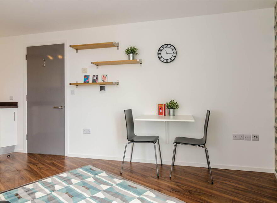 4.2, 117 Lisburn Road, Belfast, BT9 7AF