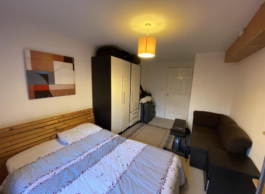 Apt 9 Academy House, 1 College Drive, Wellington Square, Belfast, BT7 3LF