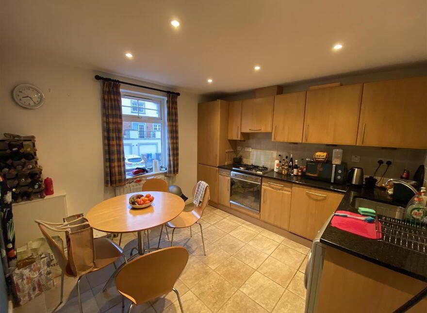 Apt 9 Academy House, 1 College Drive, Wellington Square, Belfast, BT7 3LF