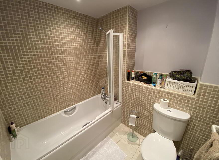 Apt 9 Academy House, 1 College Drive, Wellington Square, Belfast, BT7 3LF