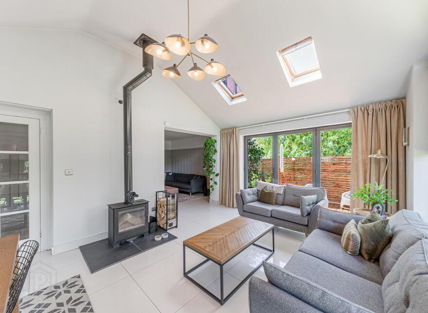 17 Riverside Avenue, Ballyholme, Bangor, BT20 4RX