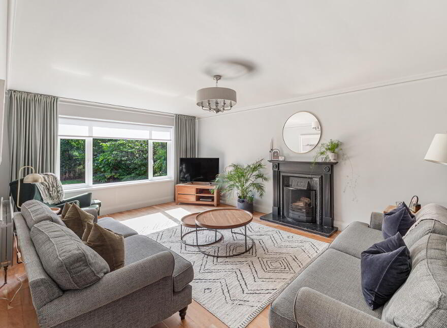 17 Riverside Avenue, Ballyholme, Bangor, BT20 4RX