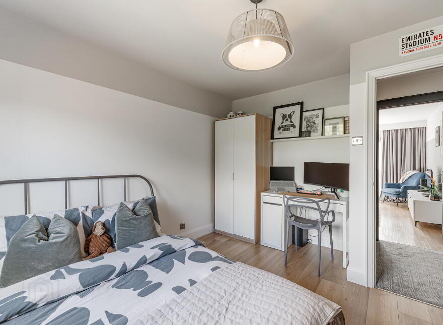 17 Riverside Avenue, Ballyholme, Bangor, BT20 4RX