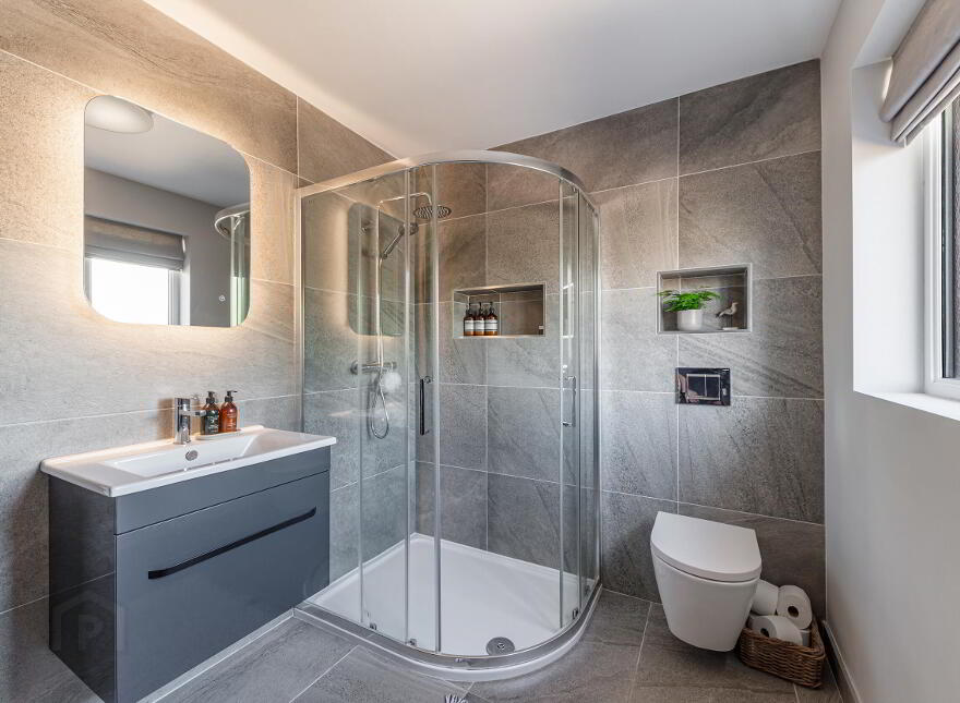 17 Riverside Avenue, Ballyholme, Bangor, BT20 4RX