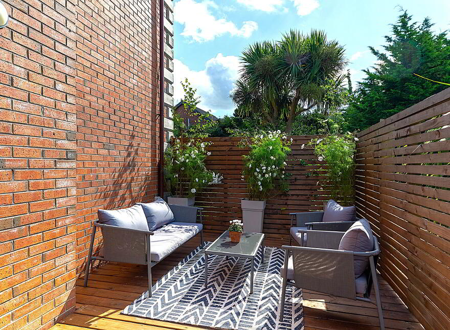 17 Riverside Avenue, Ballyholme, Bangor, BT20 4RX