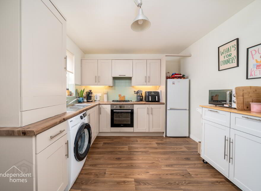 16 Blackthorn Green, Larne, BT40 2JE