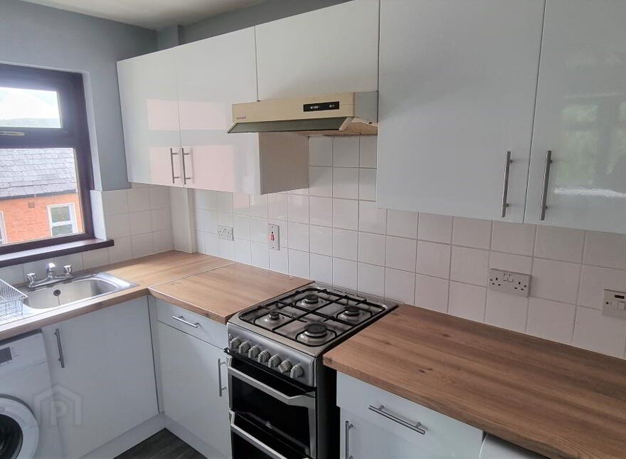 Apt 5 82a South Parade, Belfast, BT7 2GQ