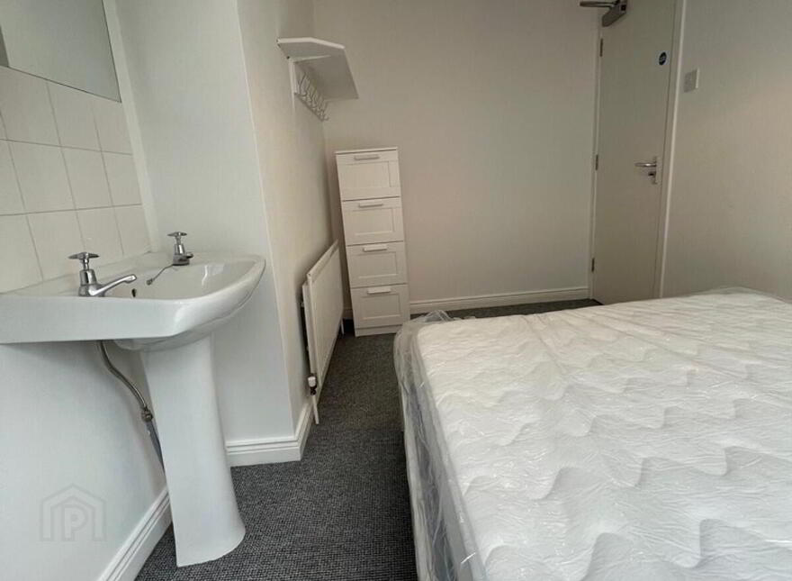 117 Dunluce Avenue, Belfast, BT9 7AX