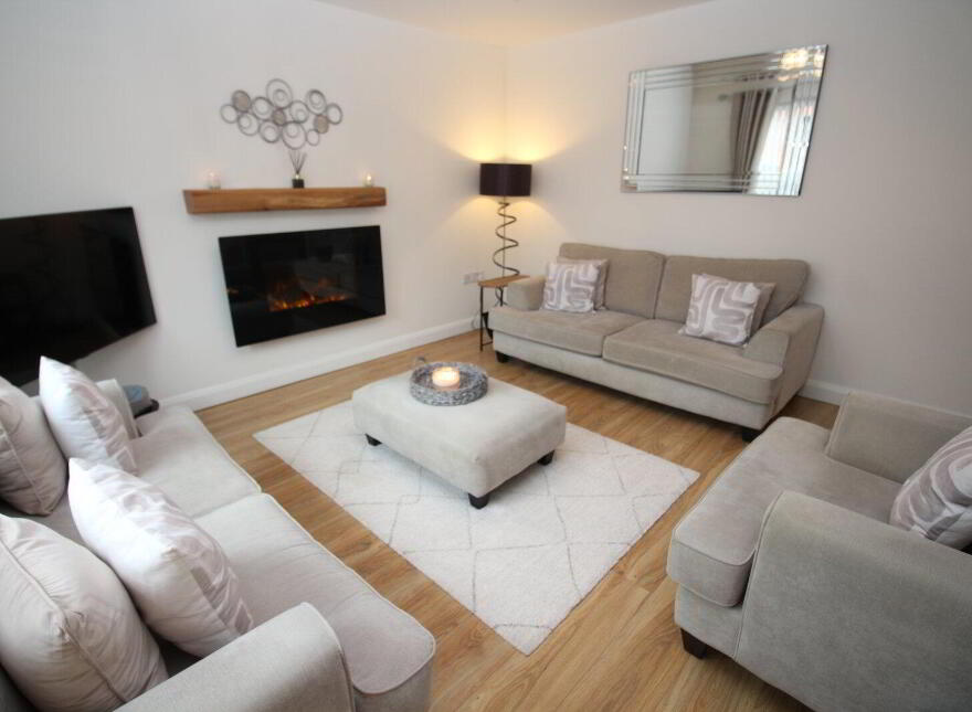 5 Highgrove Crescent, Carrickfergus, BT38 9TZ
