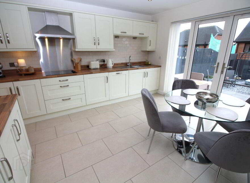 5 Highgrove Crescent, Carrickfergus, BT38 9TZ