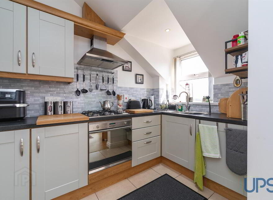 Apt 10 Pinetree Court, 157 Glen Road, Andersonstown, Belfast, BT11 8BS