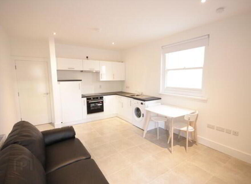 2, 21 Ulsterville Avenue, Belfast, BT9 7AS