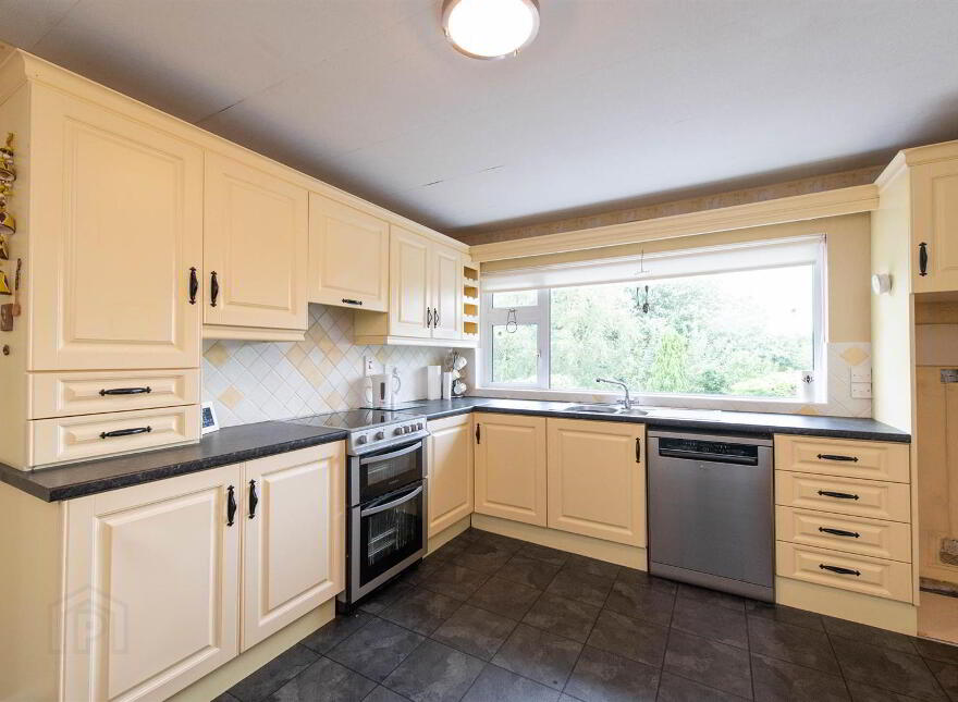 6 Robin Hill, Dundrum, BT33 0NU