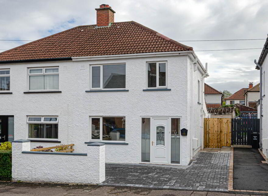15 Glensharragh Gardens, Cregagh, Belfast, BT6 9PE photo