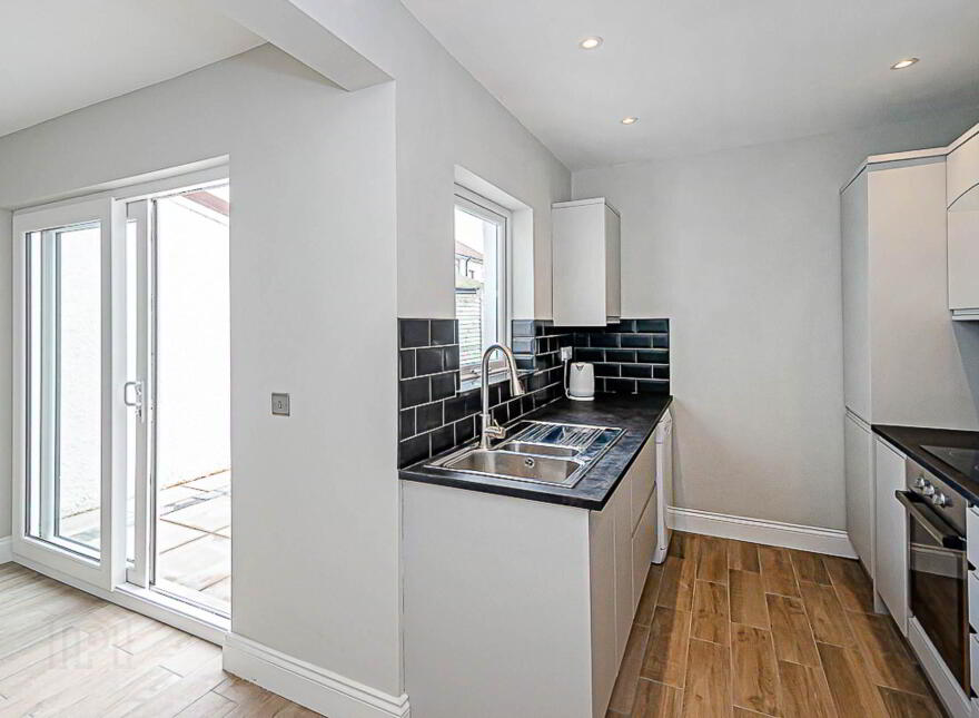 15 Glensharragh Gardens, Cregagh, Belfast, BT6 9PE