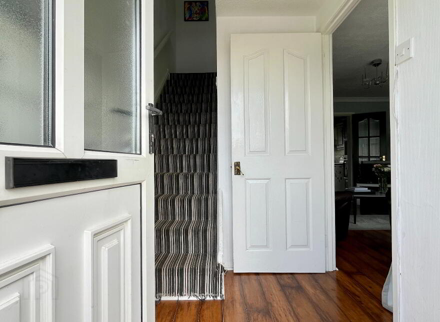 83 Ravarnet Road, Lisburn, BT27 5NF