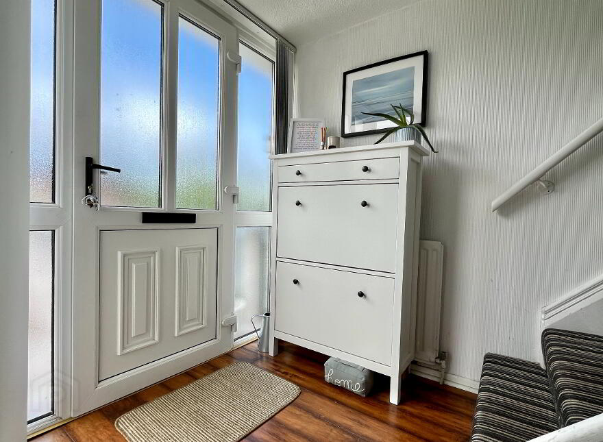 83 Ravarnet Road, Lisburn, BT27 5NF