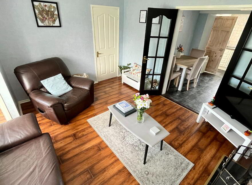 83 Ravarnet Road, Lisburn, BT27 5NF