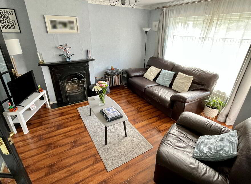 83 Ravarnet Road, Lisburn, BT27 5NF