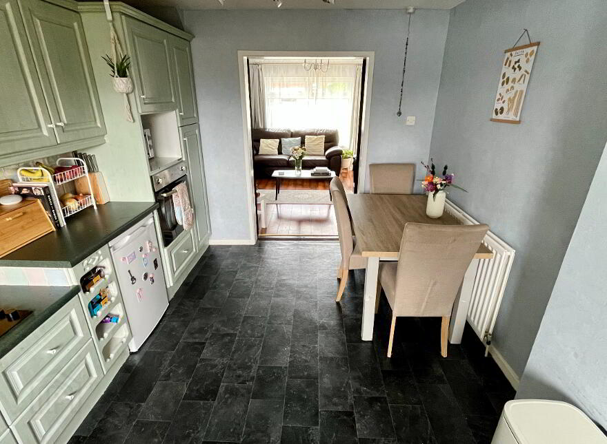 83 Ravarnet Road, Lisburn, BT27 5NF